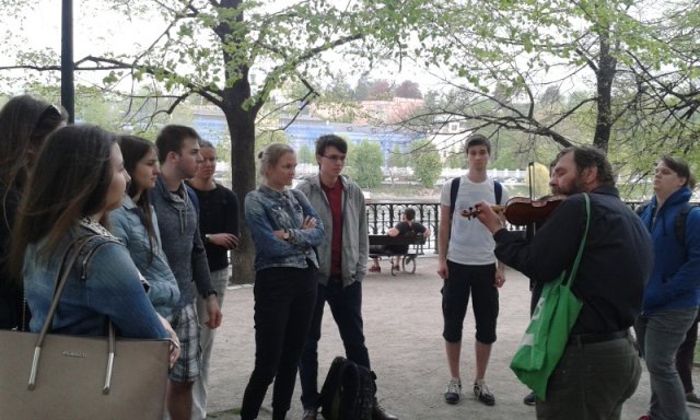 Ilustrační obrázek k článku Studenti geografického semináře absolvovali bezdomoveckou prohlídku centra Prahy